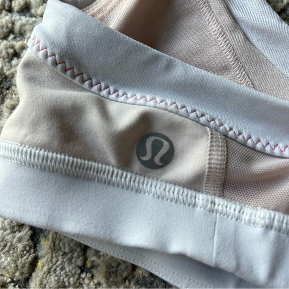 Lululemon Run: Sprint Bra Parfait Pink / White size 6 - Picture 6 of 8